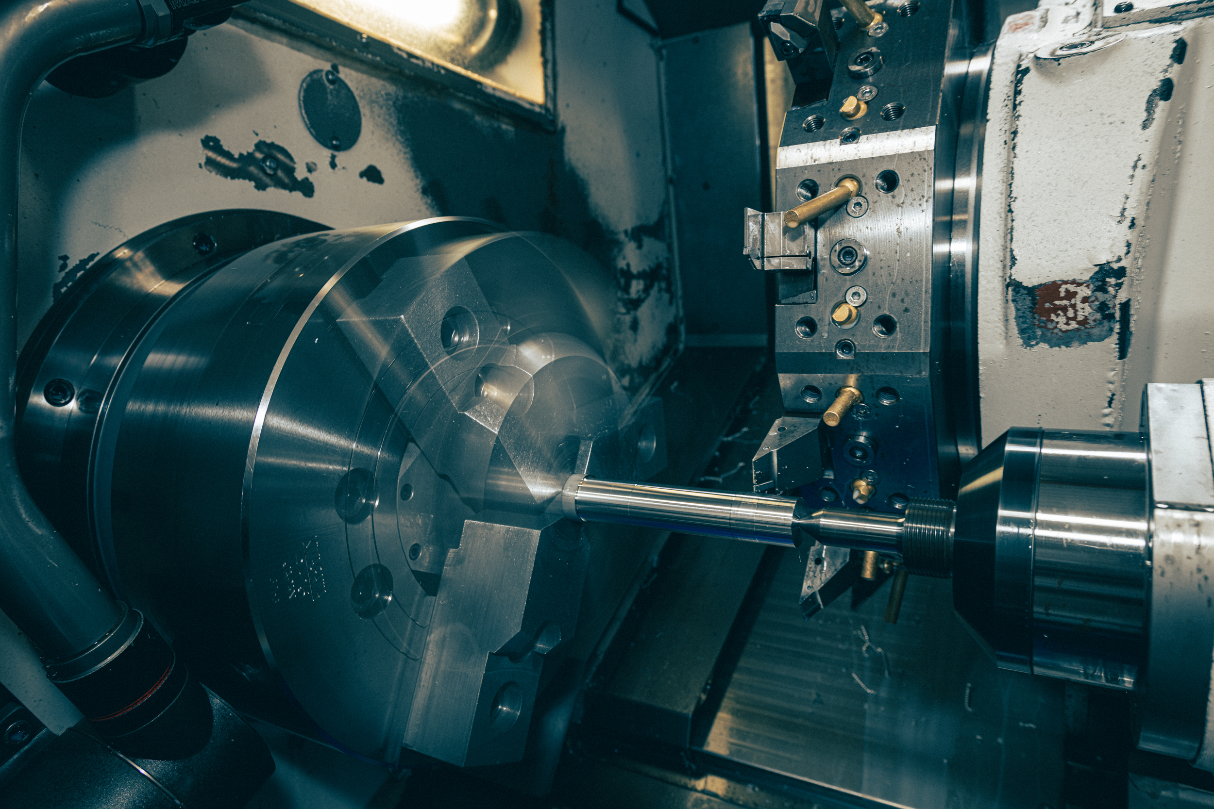 5th axis lathe milling a bike spindle